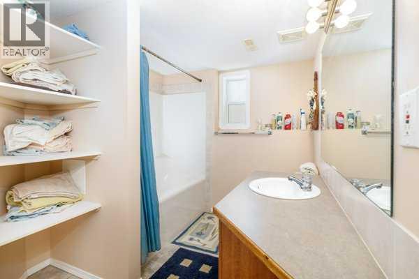 12 Dentoom Close, Red Deer, Alberta  T4R 3H6 - Photo 21 - A2288377