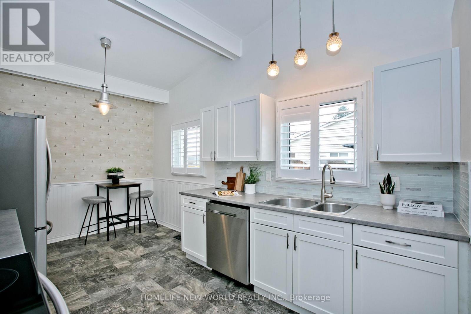 680 Annland Street, Pickering, Ontario  L1W 1B2 - Photo 11 - E13015324