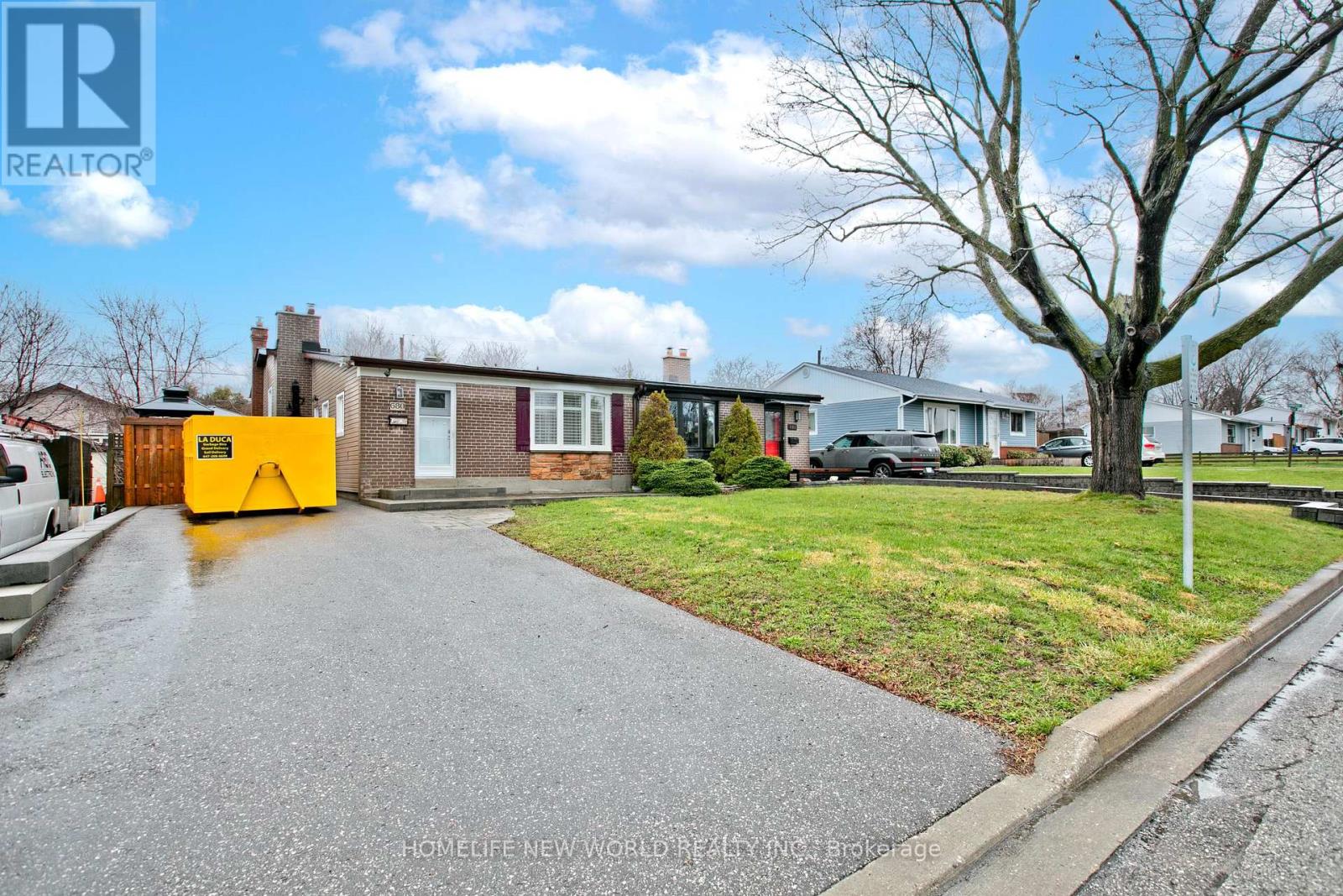 680 Annland Street, Pickering, Ontario  L1W 1B2 - Photo 2 - E13015324