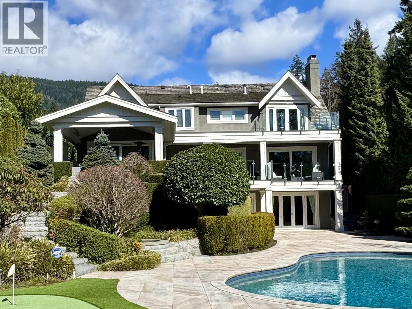 2920 MATHERS AVENUE, West Vancouver, British Columbia