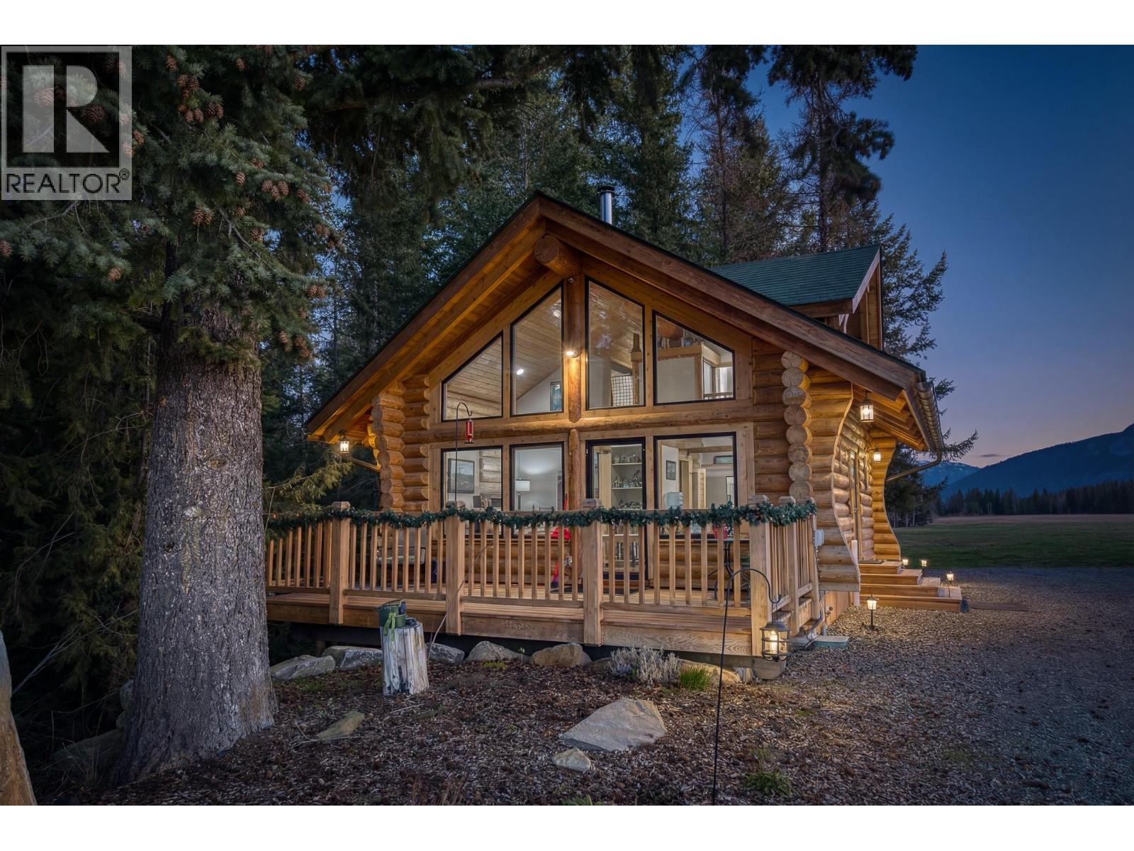 819 & 822 Sinclair Road, Creston, British Columbia