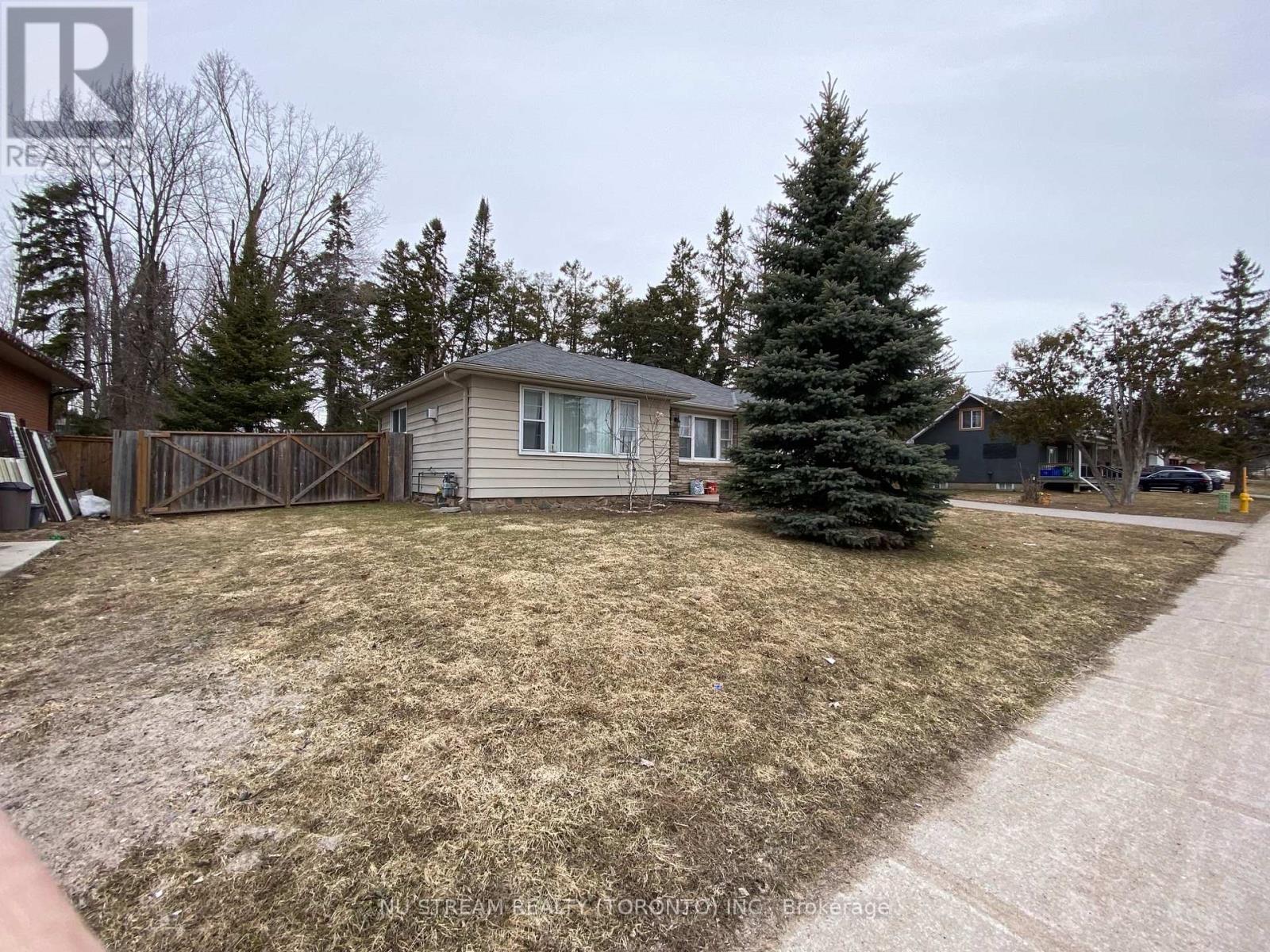 540 BIG BAY POINT ROAD, Barrie, Ontario