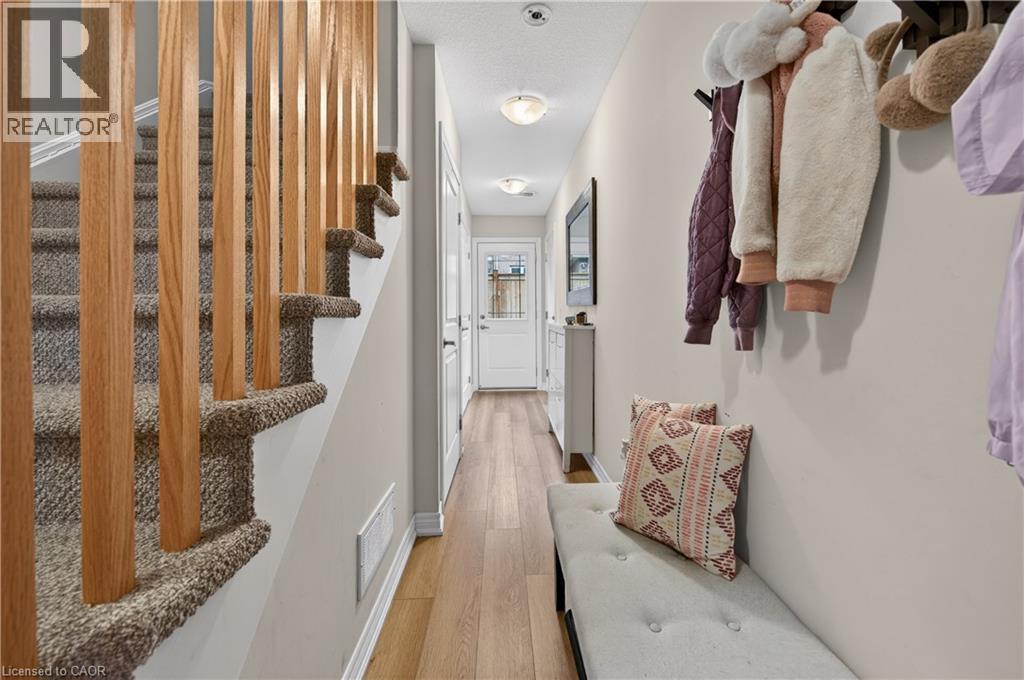 19 Picardy Drive Unit# 13, Hamilton, Ontario  L8J 0M7 - Photo 10 - 40819894