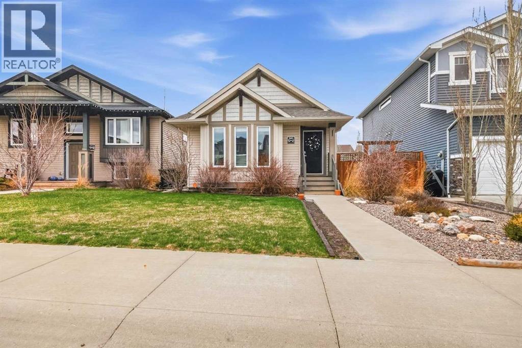 389 Moonlight Way, Lethbridge, Alberta  T1J 5K1 - Photo 3 - A2303101