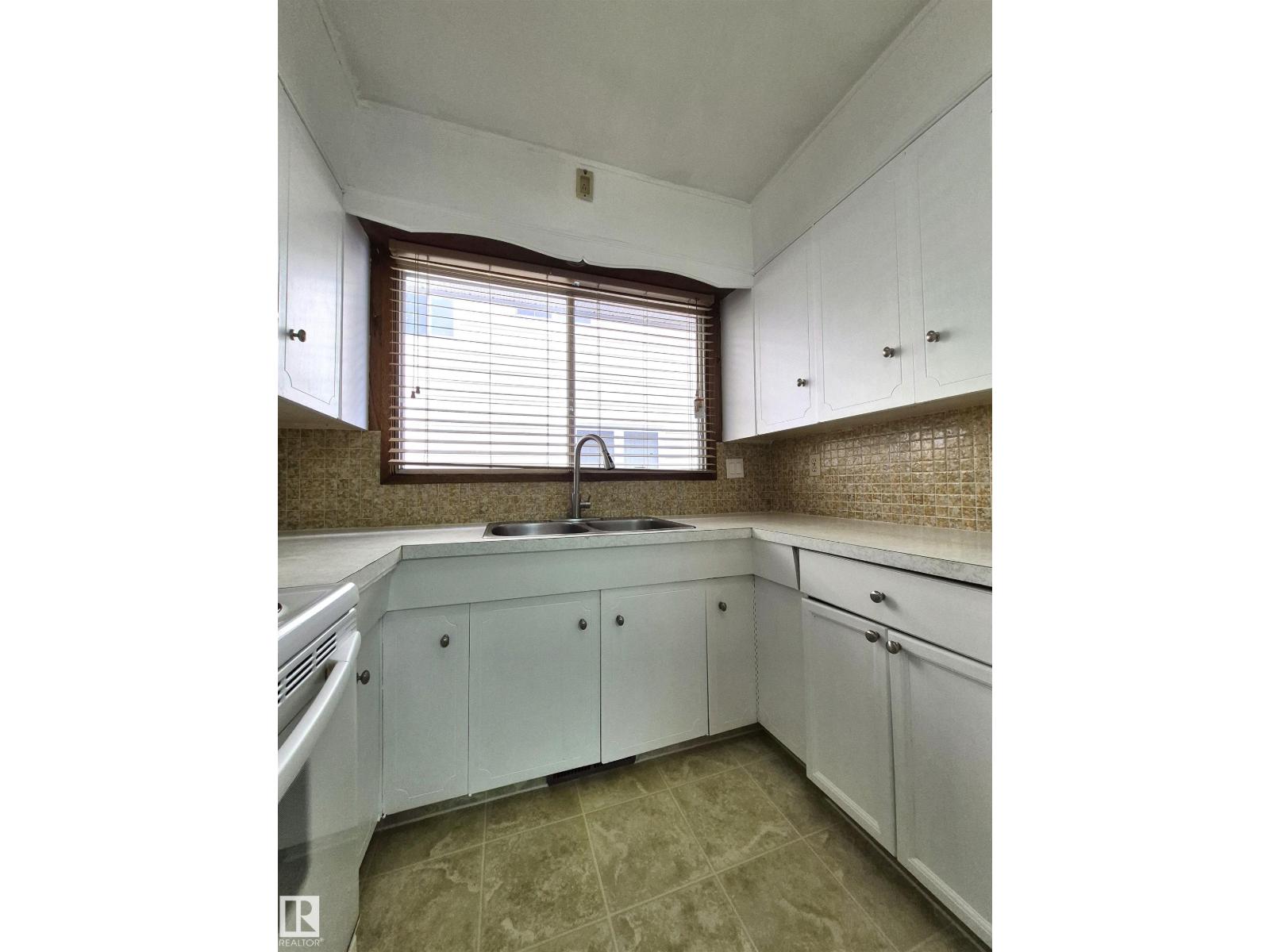 8725 152 St Nw, Edmonton, Alberta  T5R 1L9 - Photo 15 - E4481956