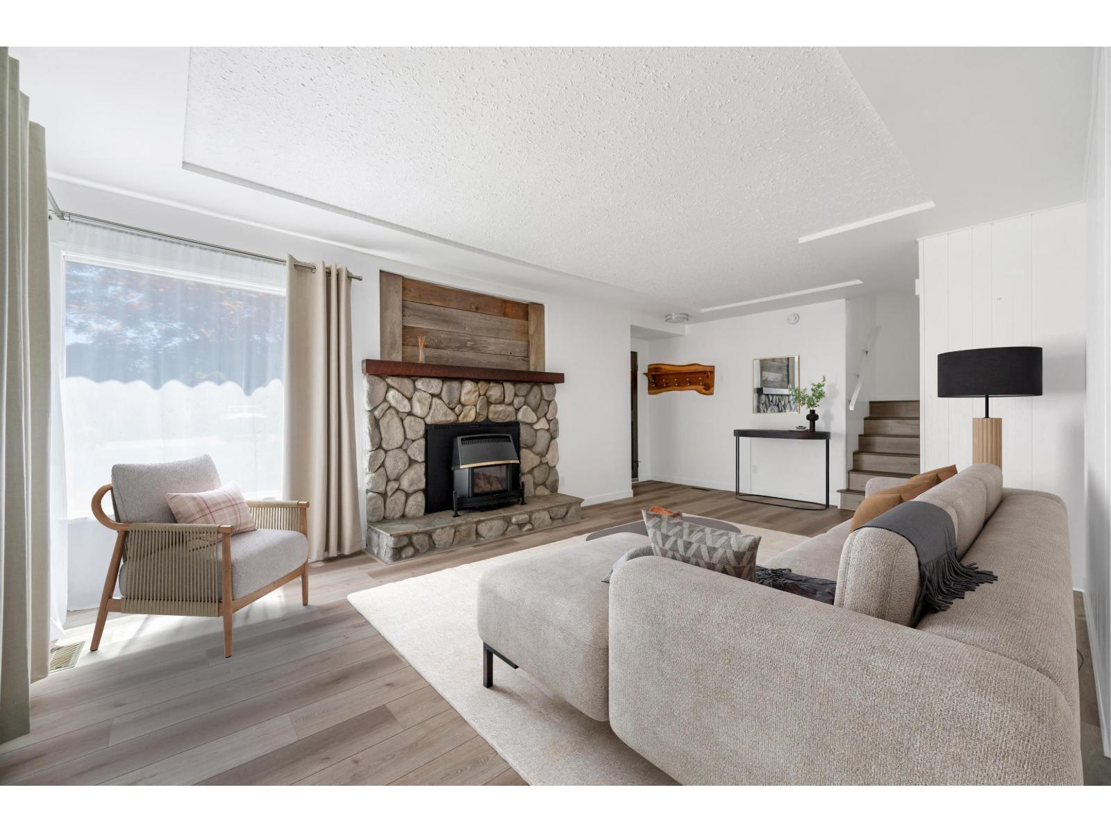 27153 34 Avenue, Langley, British Columbia  V4W 3H4 - Photo 4 - R3113052