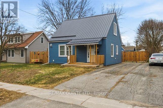 35 KERR CRESCENT, Quinte West, Ontario