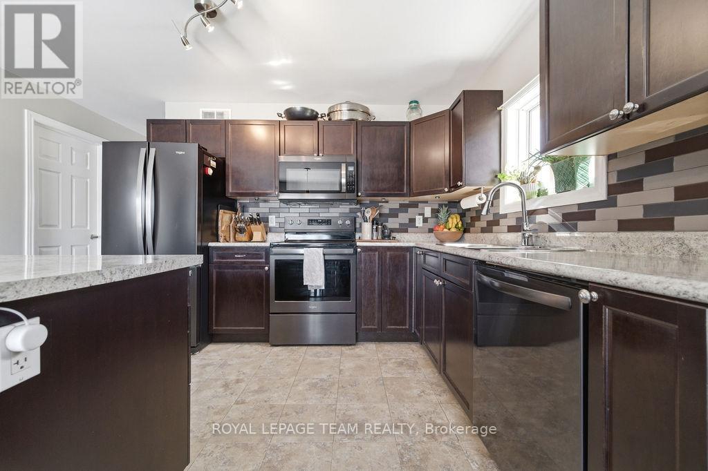 264 Mckenzie Street E, Pembroke, Ontario  K8A 3V7 - Photo 16 - X12933610