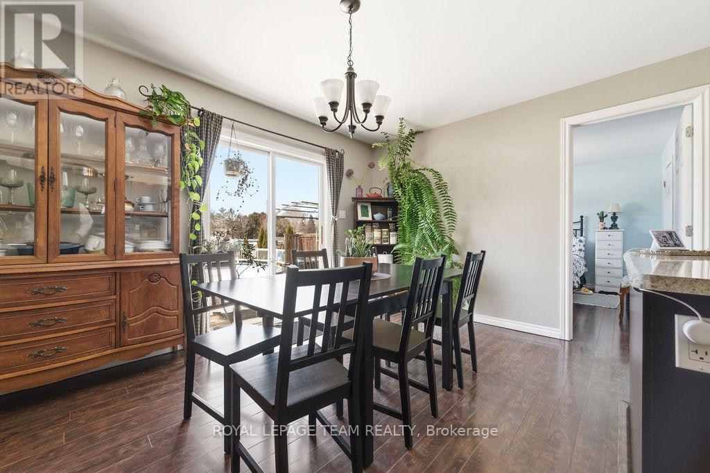 264 Mckenzie Street E, Pembroke, Ontario  K8A 3V7 - Photo 19 - X12933610