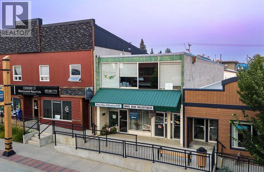 4909, 4911, 4913 50 Street, Rocky Mountain House, Alberta  T4T 1A6 - Photo 3 - A2253645