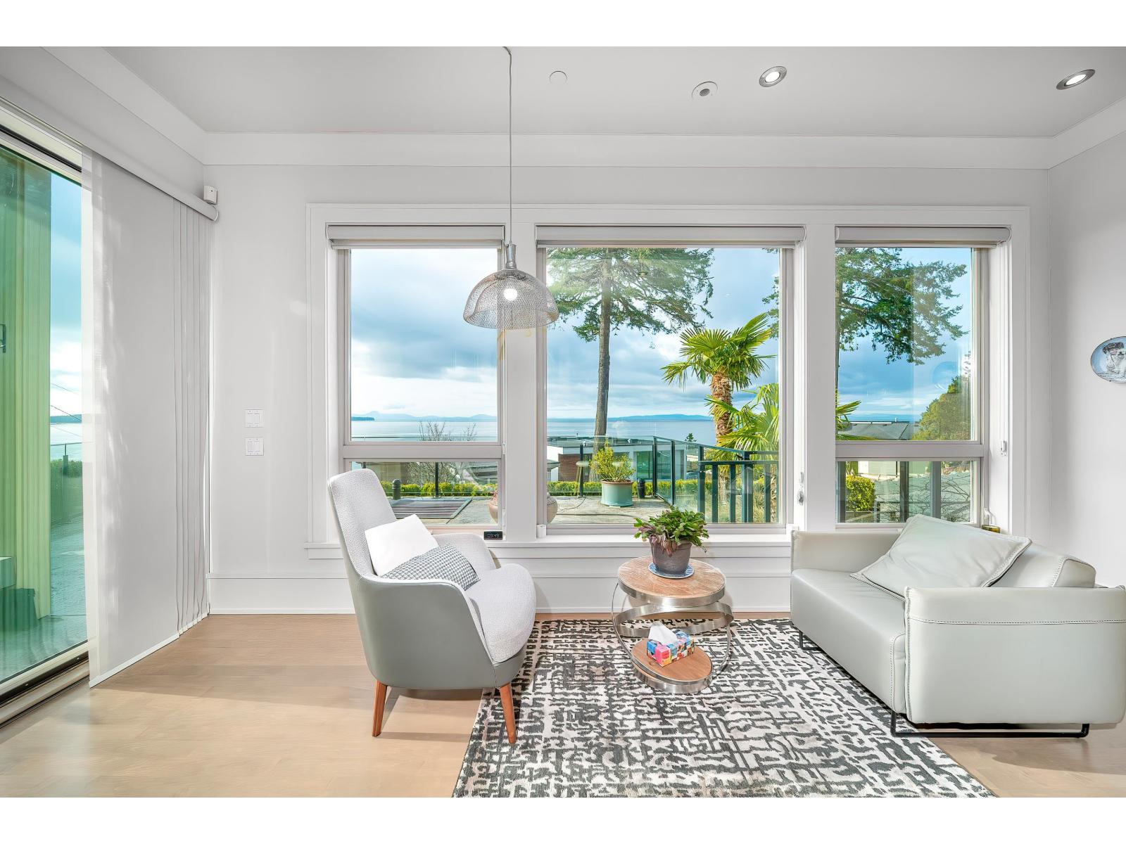 14533 Magdalen Avenue, White Rock, British Columbia  V4B 2X5 - Photo 20 - R3112191