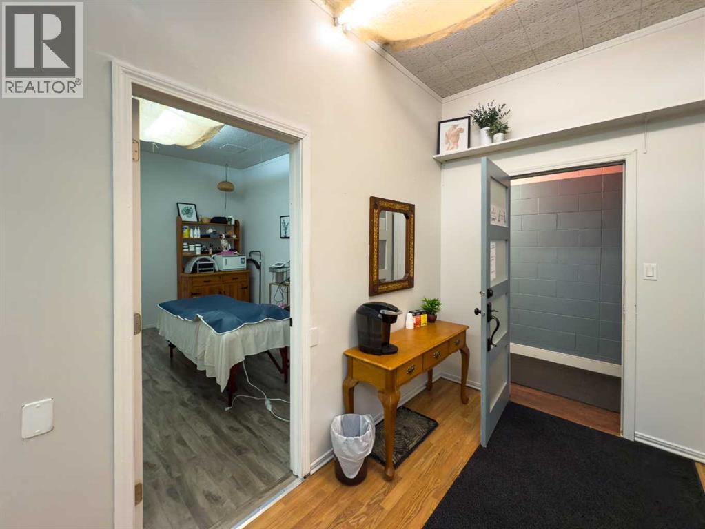 4909, 4911, 4913 50 Street, Rocky Mountain House, Alberta  T4T 1A6 - Photo 12 - A2253645