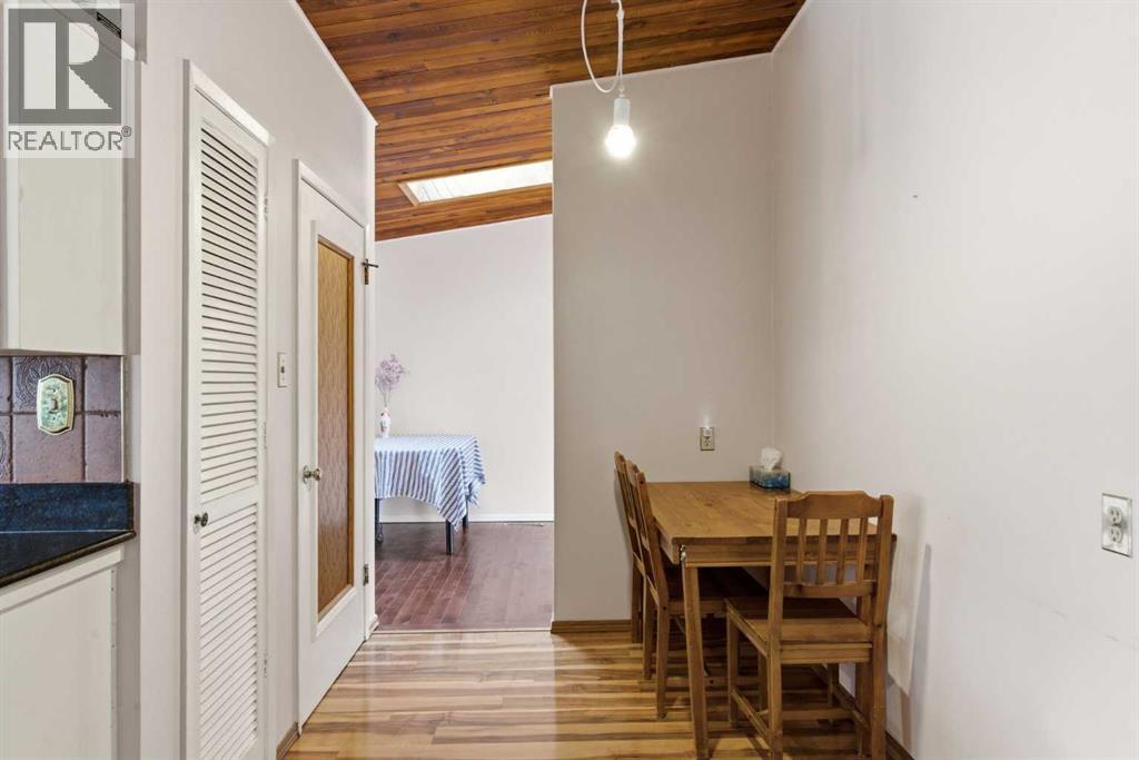 4008 36 Street Nw, Calgary, Alberta  T2L 2A1 - Photo 11 - A2301943