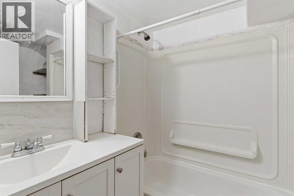 4008 36 Street Nw, Calgary, Alberta  T2L 2A1 - Photo 36 - A2301943