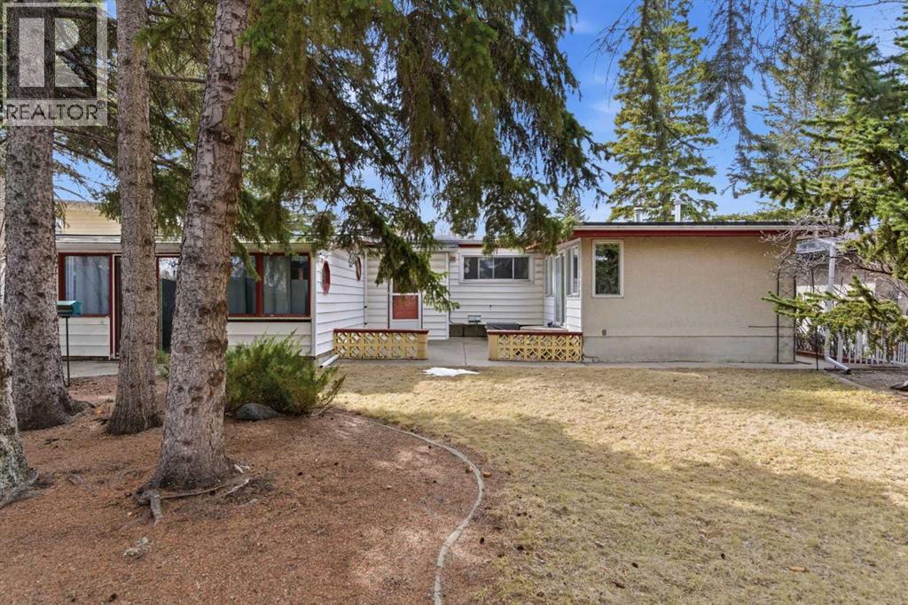 4008 36 Street Nw, Calgary, Alberta  T2L 2A1 - Photo 2 - A2301943