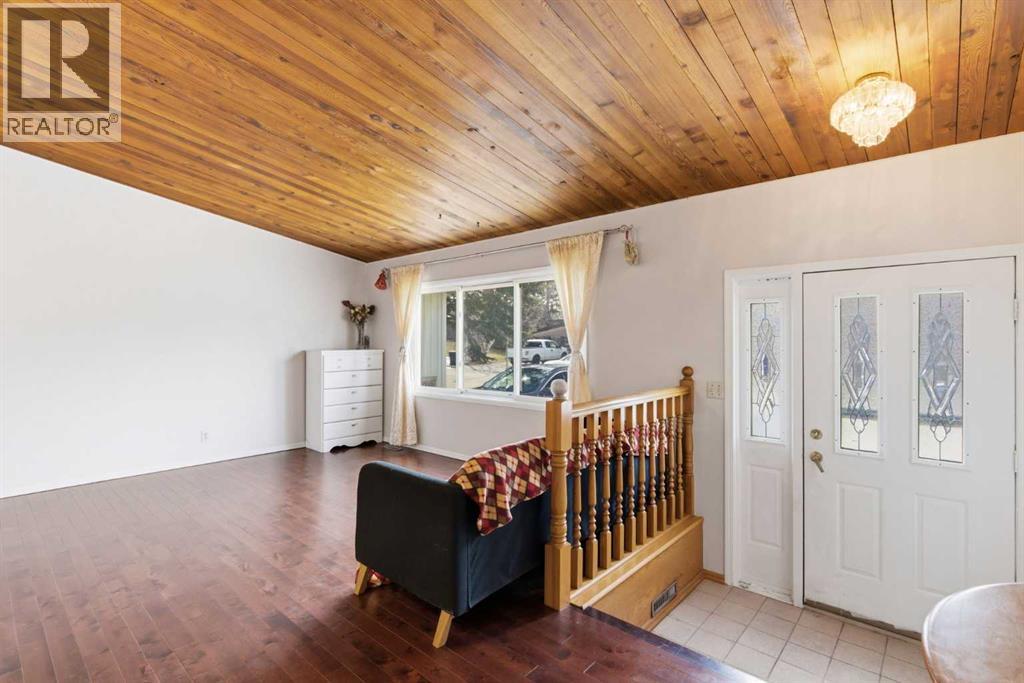 4008 36 Street Nw, Calgary, Alberta  T2L 2A1 - Photo 4 - A2301943