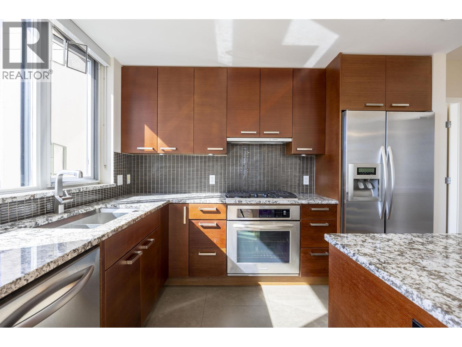 1004 6188 Wilson Avenue, Burnaby, British Columbia  V5H 0A5 - Photo 10 - R3107113