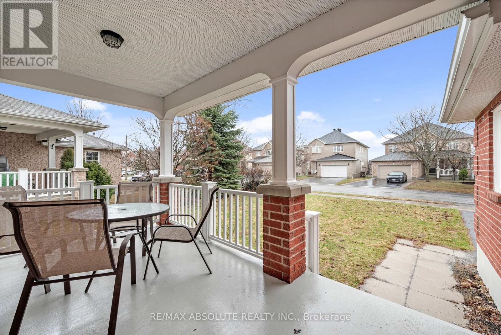 70 Cedar Valley Drive, Ottawa, Ontario  K2M 3A3 - Photo 2 - X13015360