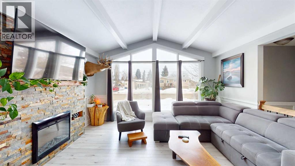 9805 100 Avenue, Plamondon, Alberta  T0A 2T0 - Photo 2 - A2280569