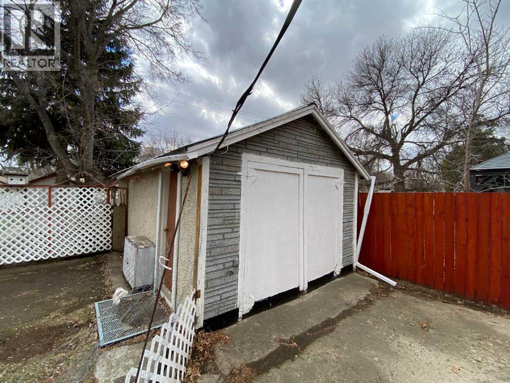 65 3 Street Nw, Medicine Hat, Alberta  T1A 6K4 - Photo 10 - A2302162