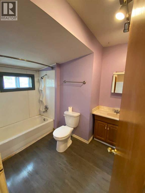 65 3 Street Nw, Medicine Hat, Alberta  T1A 6K4 - Photo 6 - A2302162