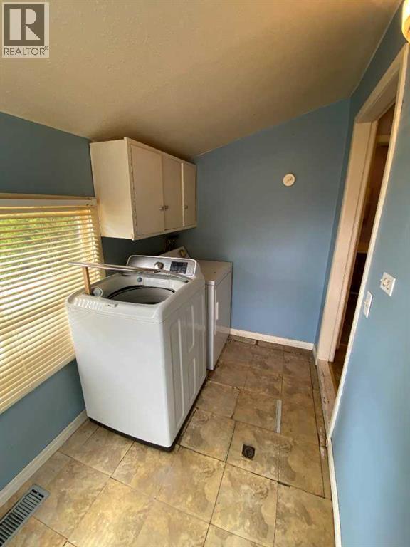 65 3 Street Nw, Medicine Hat, Alberta  T1A 6K4 - Photo 9 - A2302162