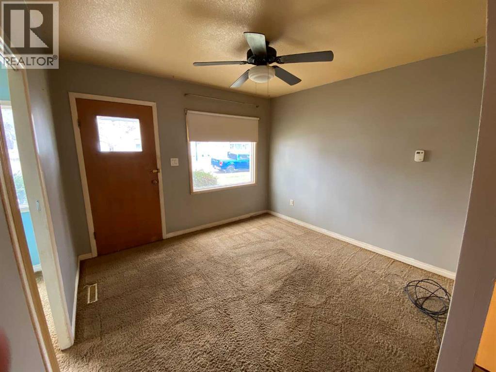 65 3 Street Nw, Medicine Hat, Alberta  T1A 6K4 - Photo 3 - A2302162