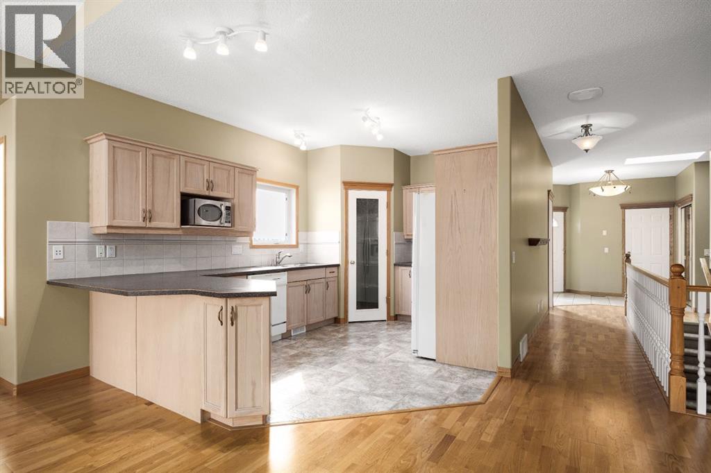 35 Scimitar Heath Nw, Calgary, Alberta  T3L 2E1 - Photo 9 - A2297330