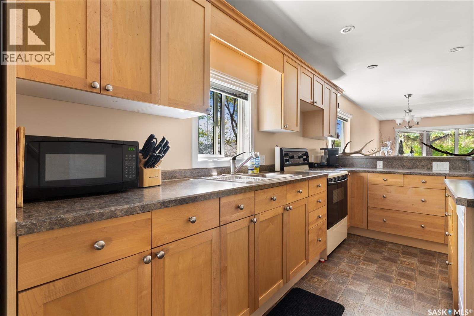 2353 Reynolds Street, Regina, Saskatchewan  S4N 3N6 - Photo 10 - SK033306