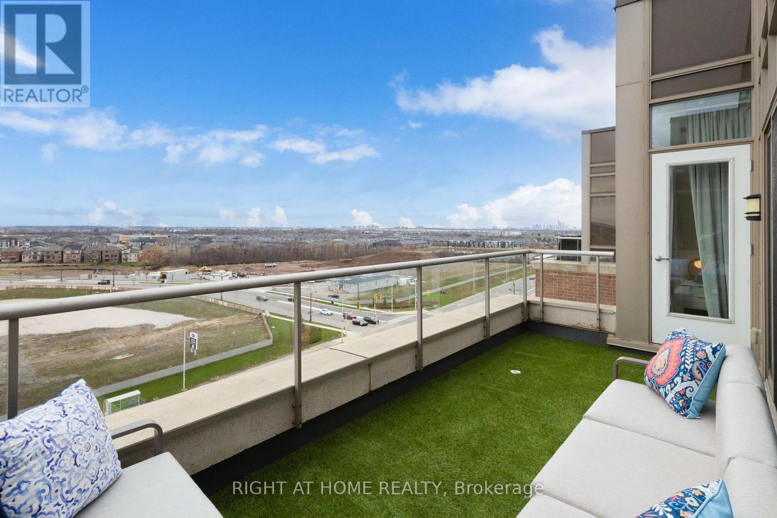 Ph08 - 2480 Prince Michael Drive, Oakville, Ontario  L6H 0H1 - Photo 30 - W13015038