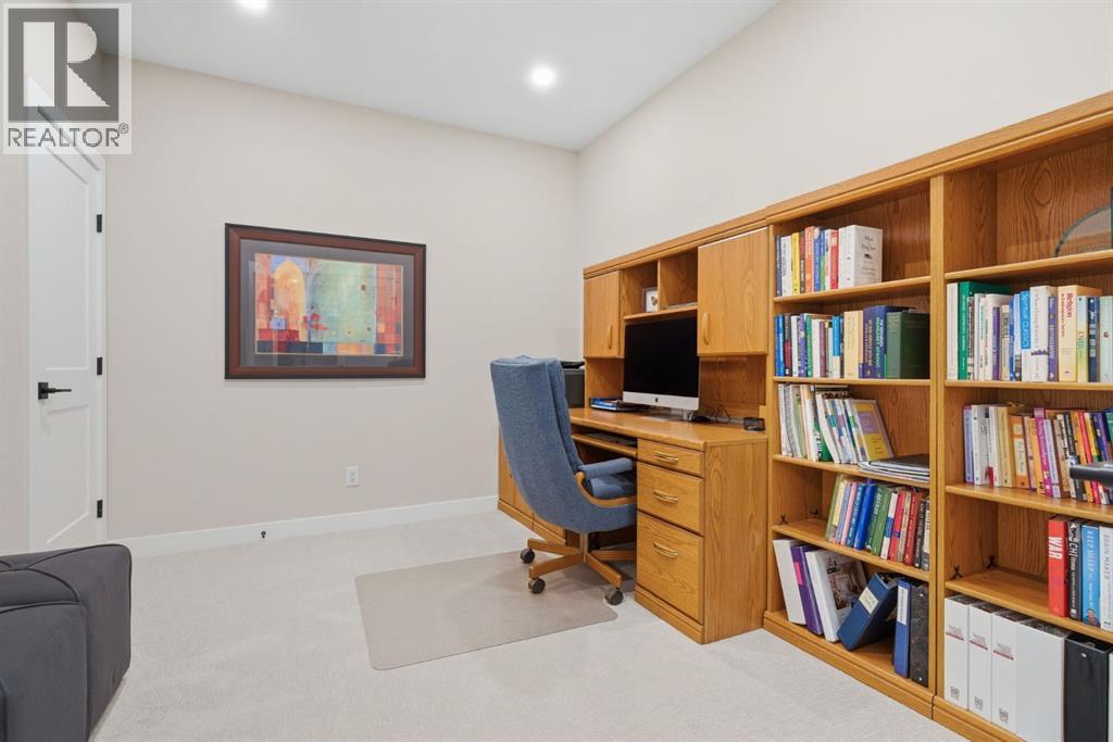 408 Crestridge Common Sw, Calgary, Alberta  T3B 6J5 - Photo 44 - A2302734