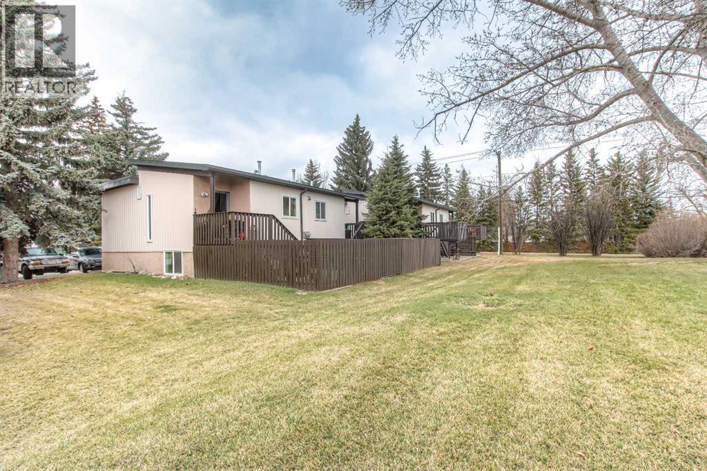 172 Oaktree Lane Sw, Calgary, Alberta  T2V 4E4 - Photo 3 - A2302781