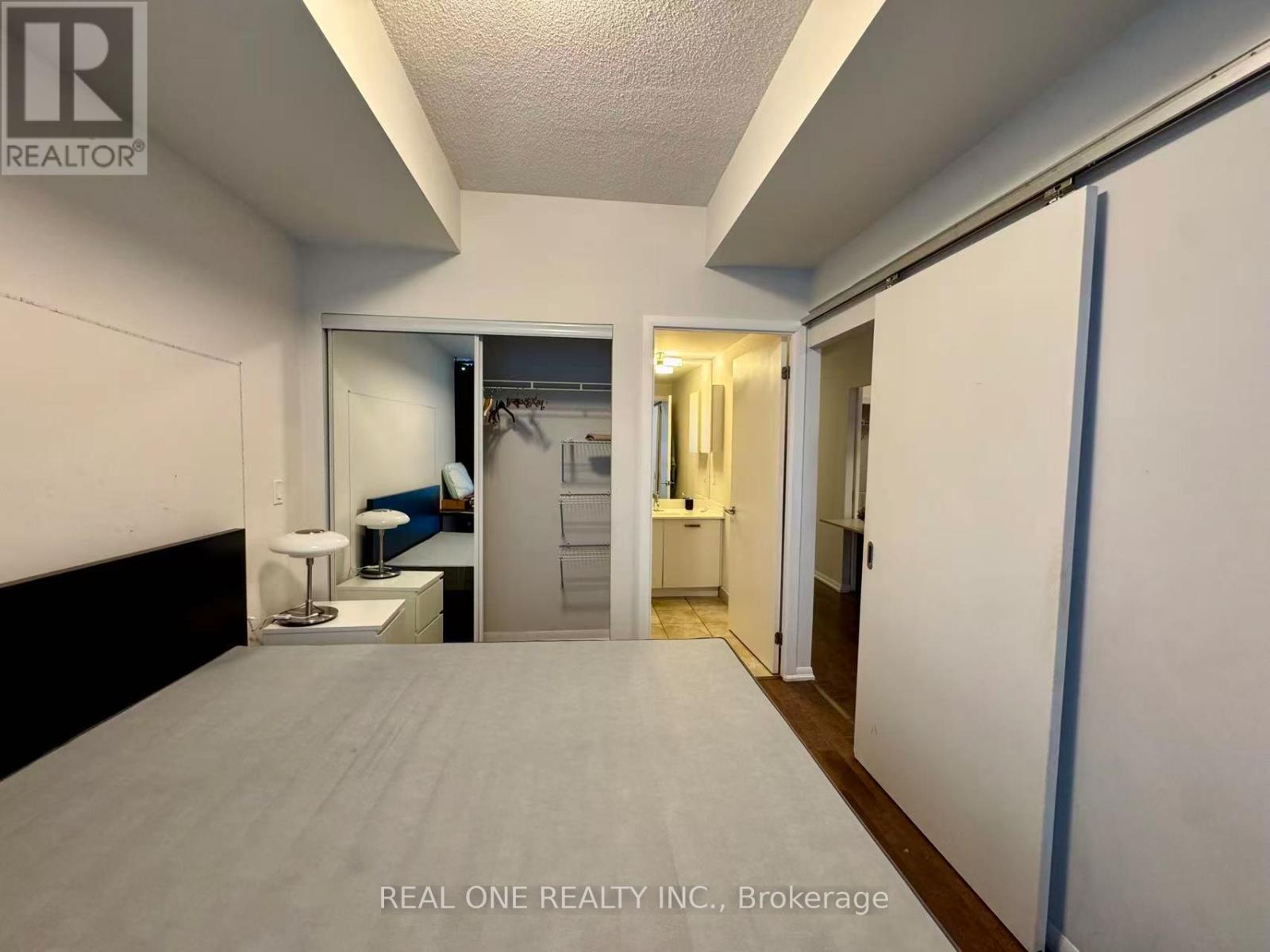 602 - 832 Bay Street, Toronto, Ontario  M5S 1Z6 - Photo 5 - C13015368