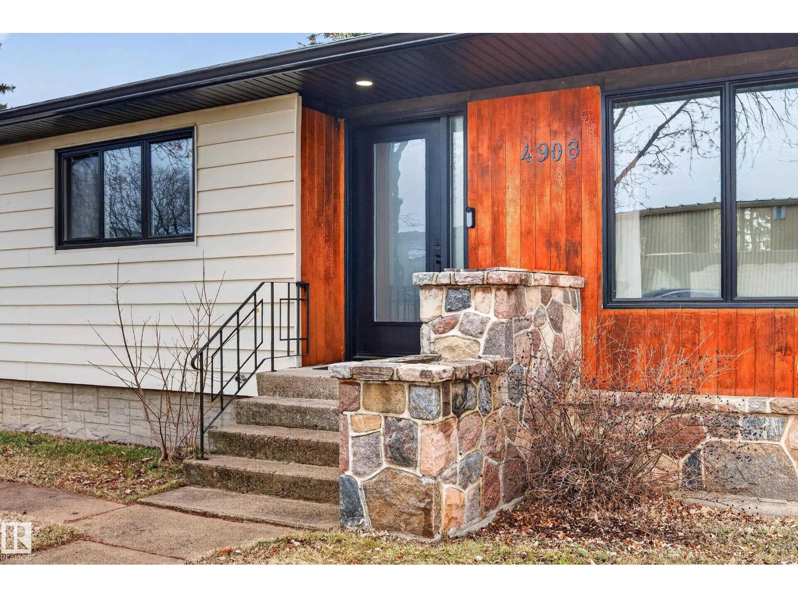 4908 50 Av, Bruderheim, Alberta  T0B 0S0 - Photo 2 - E4482974