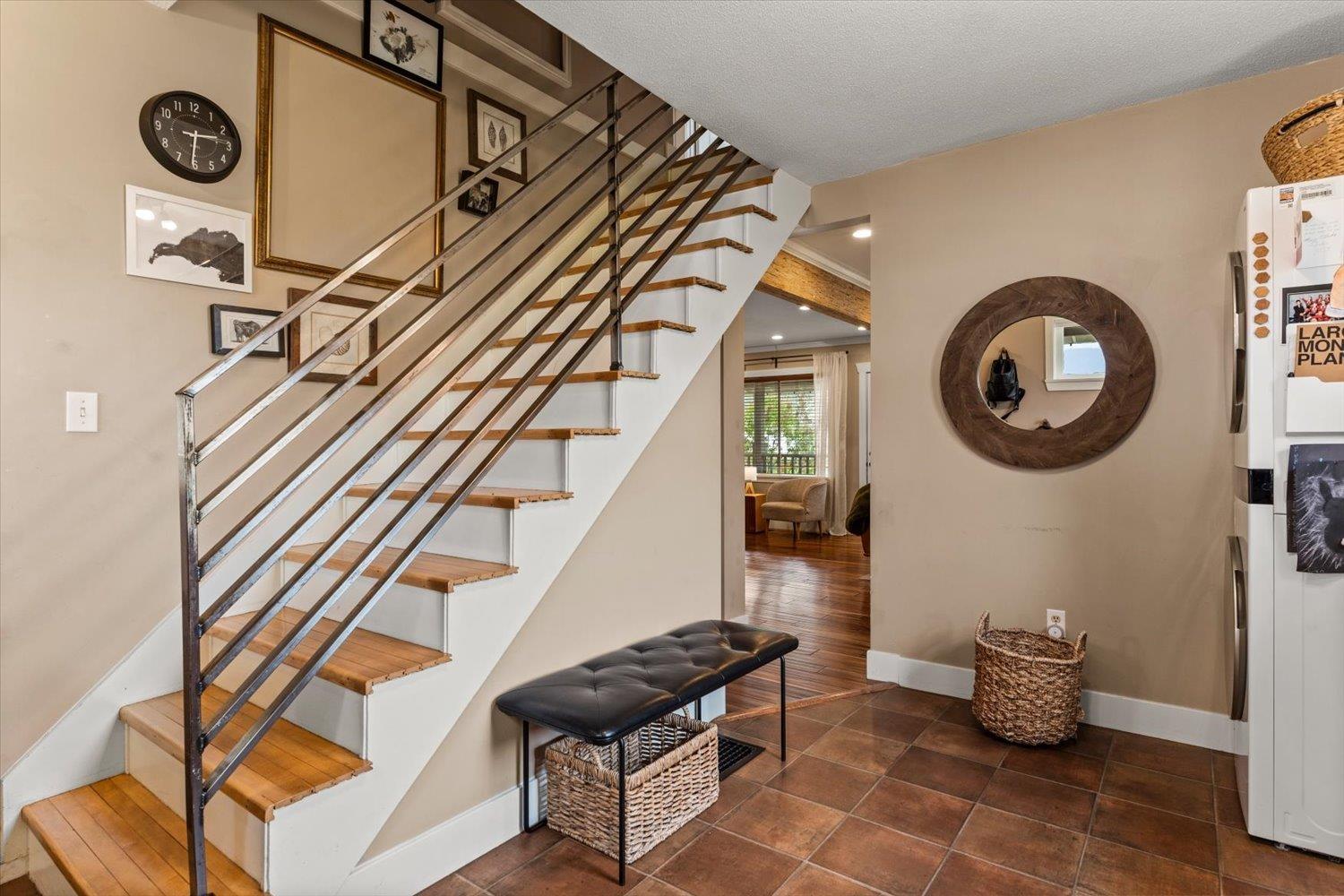 38611 Old Yale Road, Abbotsford, British Columbia  V3G 1X5 - Photo 2 - R3112575