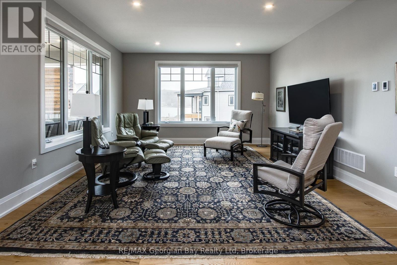 2 Magazine Street, Penetanguishene, Ontario  L9M 0W6 - Photo 15 - S13015408