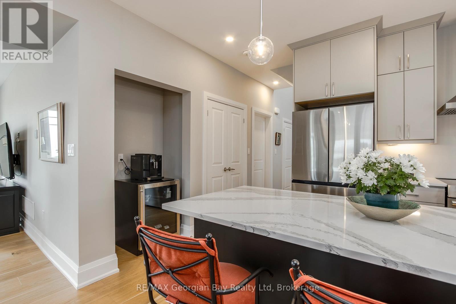 2 Magazine Street, Penetanguishene, Ontario  L9M 0W6 - Photo 16 - S13015408