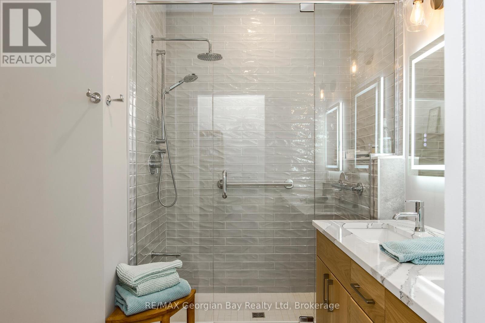 2 Magazine Street, Penetanguishene, Ontario  L9M 0W6 - Photo 20 - S13015408