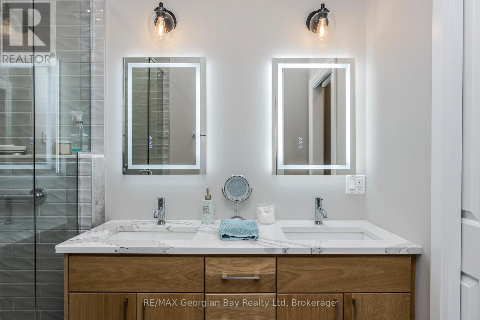 2 Magazine Street, Penetanguishene, Ontario  L9M 0W6 - Photo 21 - S13015408