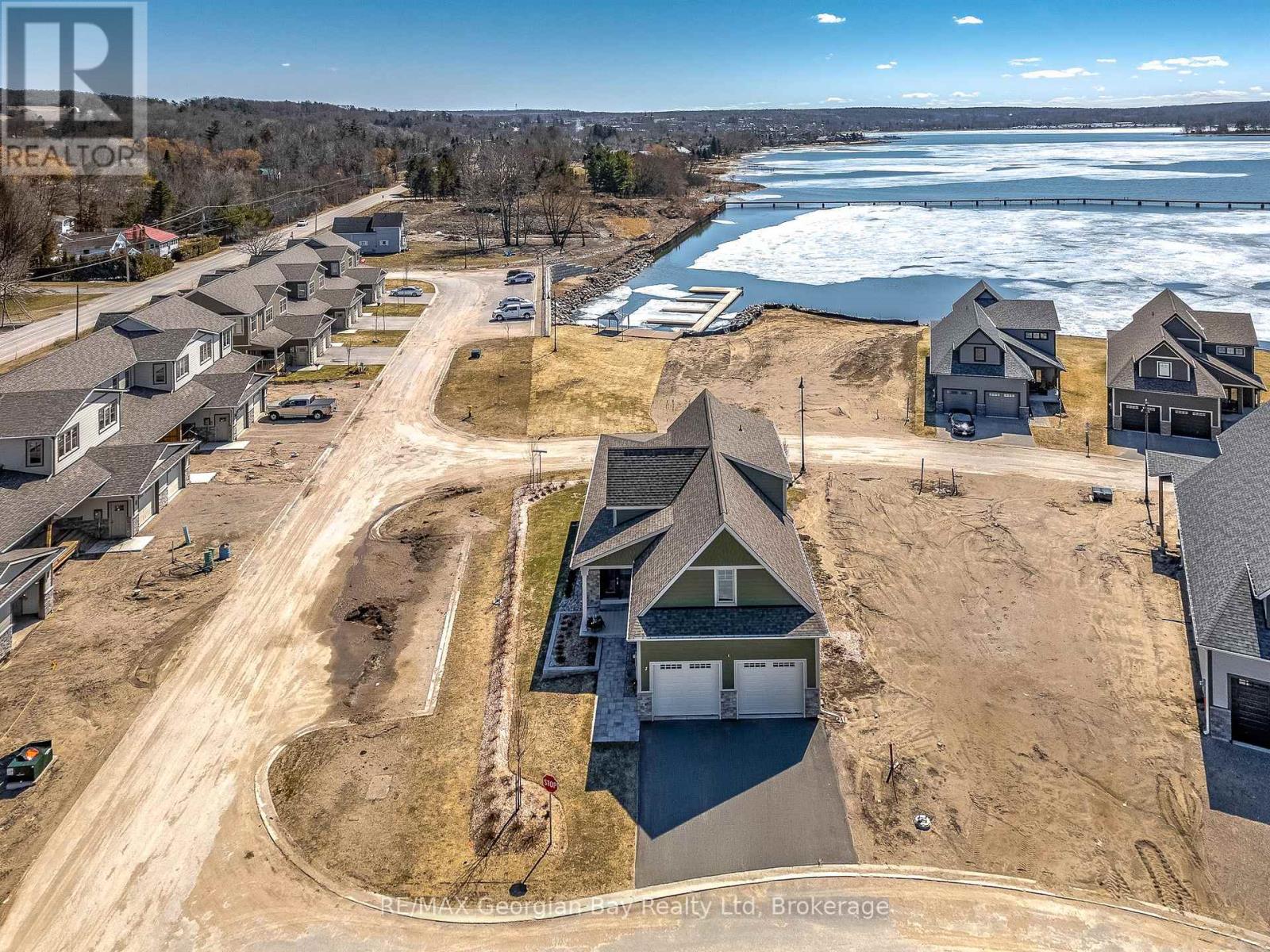 2 Magazine Street, Penetanguishene, Ontario  L9M 0W6 - Photo 3 - S13015408