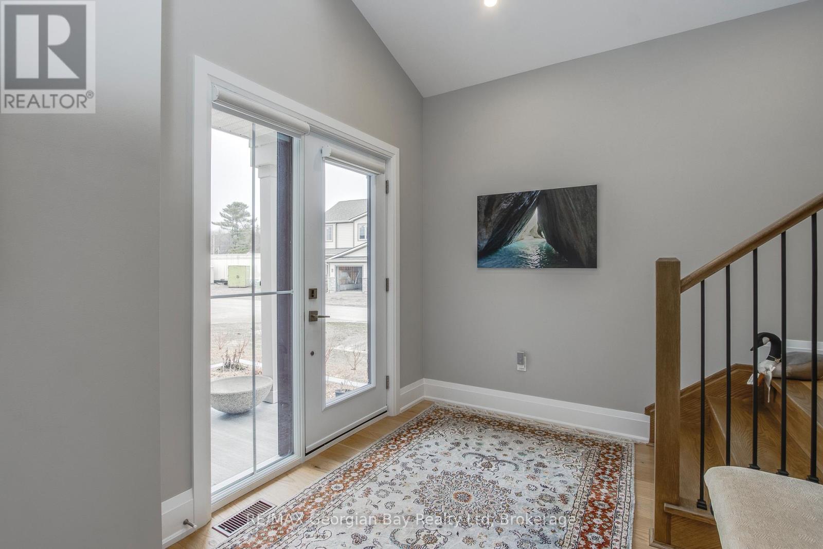 2 Magazine Street, Penetanguishene, Ontario  L9M 0W6 - Photo 5 - S13015408