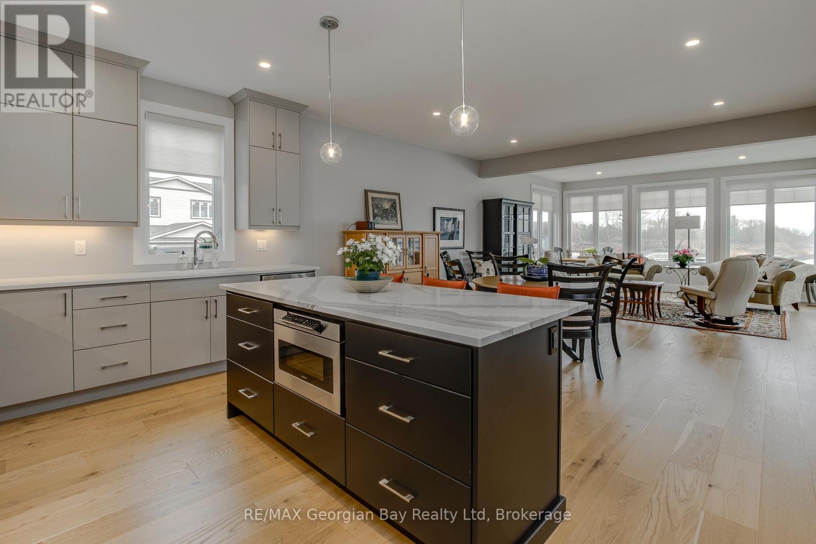 2 Magazine Street, Penetanguishene, Ontario  L9M 0W6 - Photo 7 - S13015408