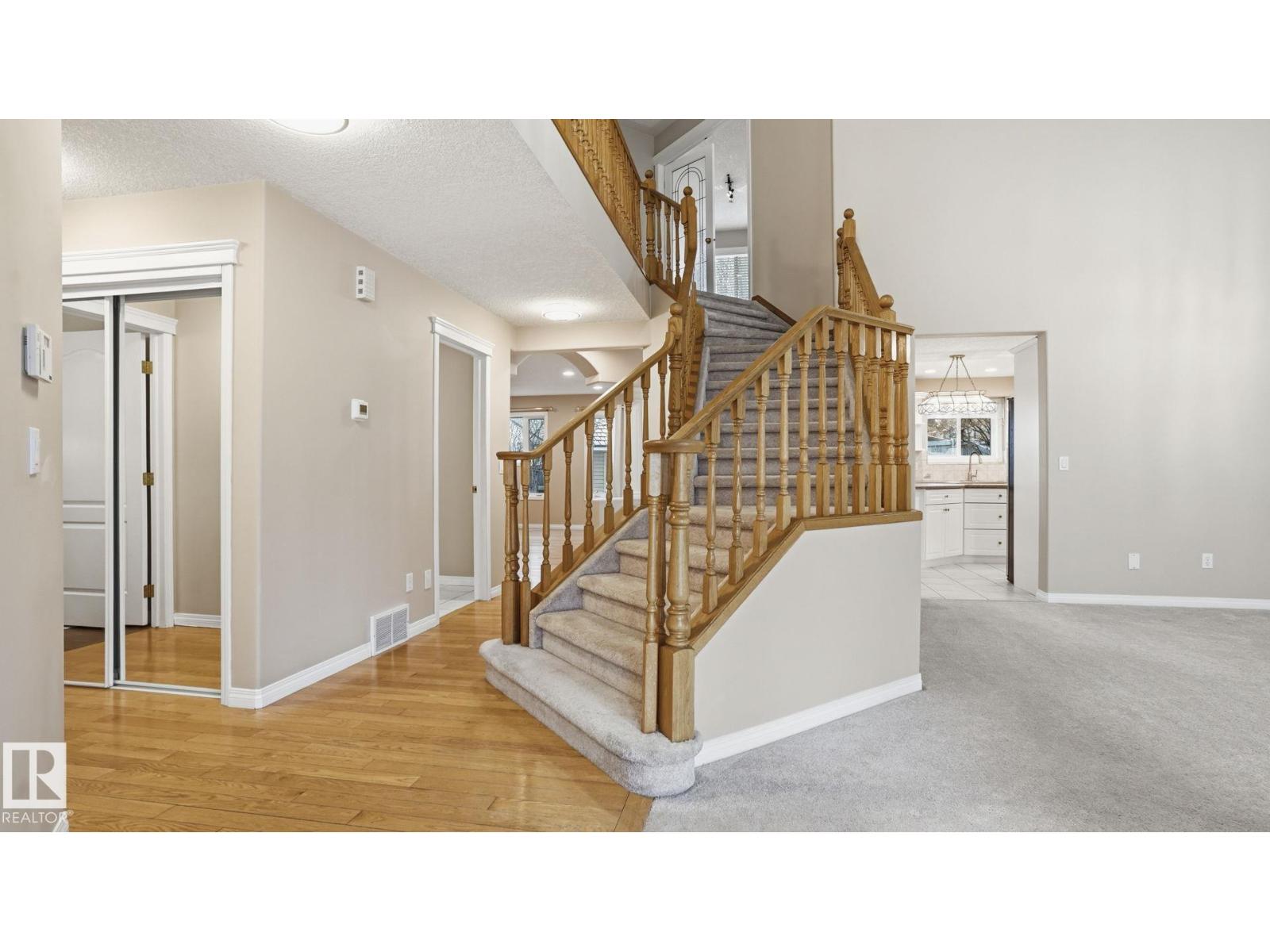 1007 Ormsby Cr Nw, Edmonton, Alberta  T5T 6G8 - Photo 4 - E4482663