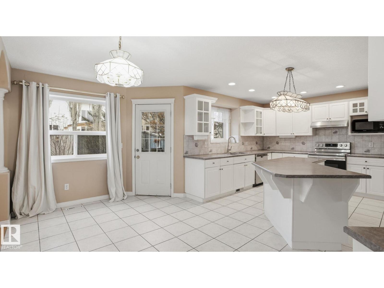 1007 Ormsby Cr Nw, Edmonton, Alberta  T5T 6G8 - Photo 14 - E4482663