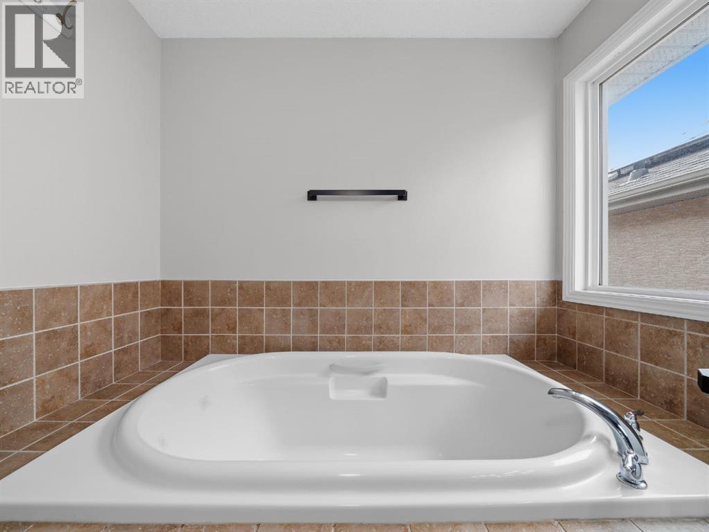 40 Everwillow Park Sw, Calgary, Alberta  T2Y 5C5 - Photo 23 - A2296699