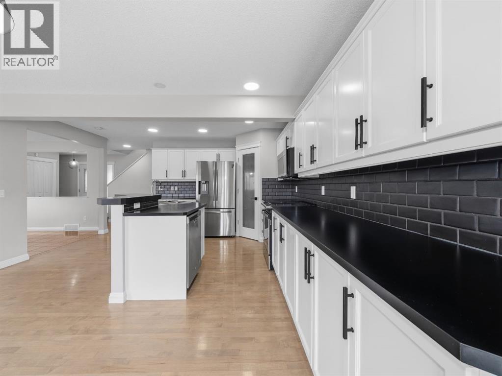 40 Everwillow Park Sw, Calgary, Alberta  T2Y 5C5 - Photo 7 - A2296699