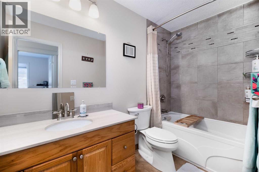 60 Doverview Place Se, Calgary, Alberta  T2B 1Z5 - Photo 13 - A2302406