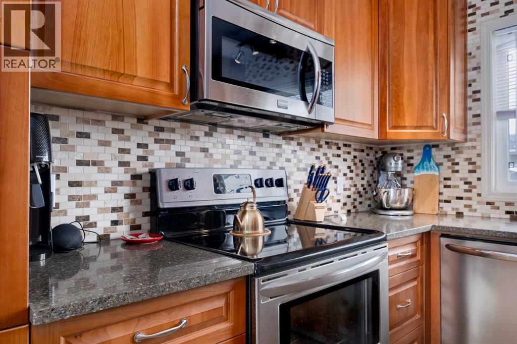 60 Doverview Place Se, Calgary, Alberta  T2B 1Z5 - Photo 8 - A2302406