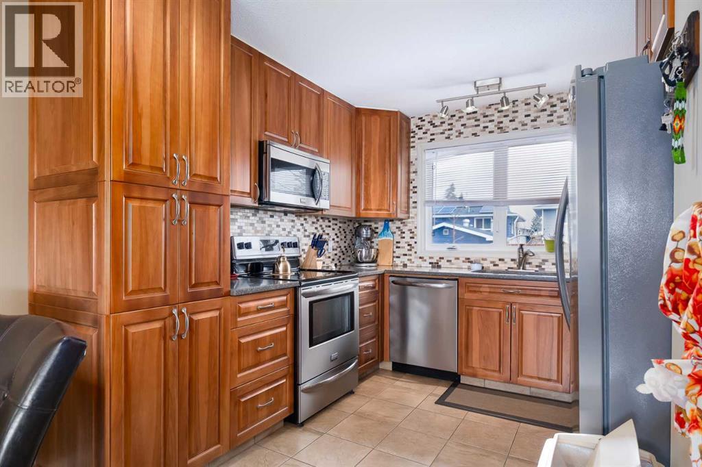 60 Doverview Place SE, Calgary, Alberta