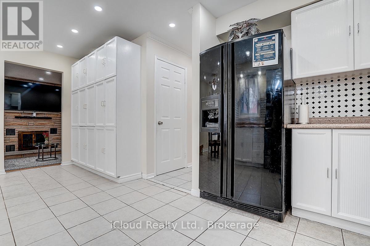 1114 Maple Gate Road, Pickering, Ontario  L1X 1B8 - Photo 11 - E13015420